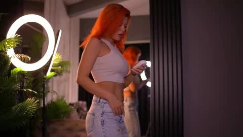 Snapshot of camillastarrx chatting on June 7, 6:44 pm CamillaStarrX online show from June 7, 6:44 pm