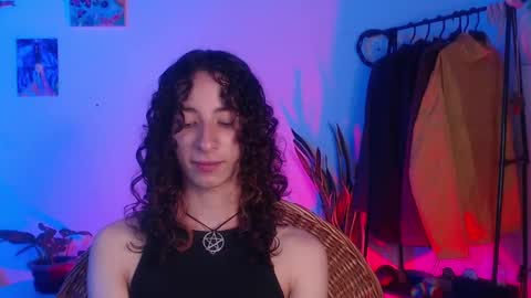 Snapshot of camille_delrey chatting on December 4, 11:46 pm Camille online show from December 4, 11:46 pm