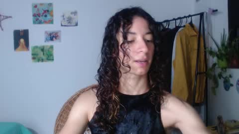 Snapshot of camille_delrey chatting on February 3, 10:47 am Camille online show from February 3, 10:47 am