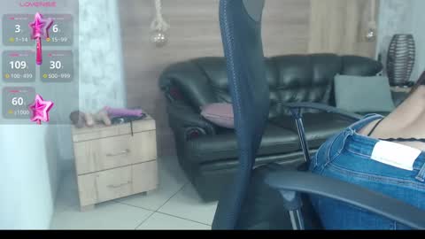Snapshot of camille_diaz19 chatting on March 8, 10:34 pm Camille online show from March 8, 10:34 pm