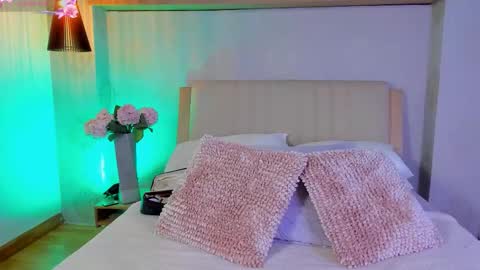 Snapshot of camille_lynn chatting on September 30, 1:43 am Camille Lynn online show from September 30, 1:43 am