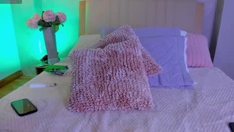 Snapshot of camille_lynn chatting on October 2, 12:39 am Camille Lynn online show from October 2, 12:39 am