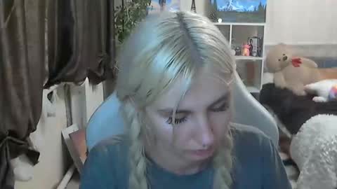 CamilleCharm online show from October 1, 6:03 pm