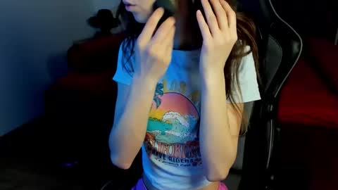 camillewhite online show from March 20, 5:34 am