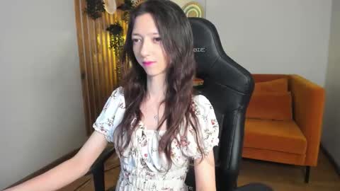 camillewhite online show from March 21, 5:12 am