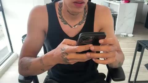 Snapshot of camilo__ chatting on May 25, 4:57 pm camilo online show from May 25, 4:57 pm