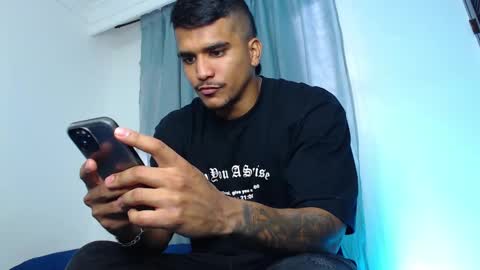 camilo_contre21 online show from March 5, 9:26 pm