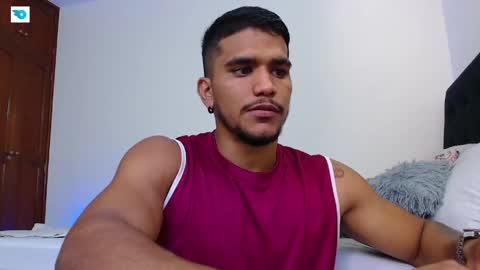 camilo_contre21 online show from May 15, 7:21 pm