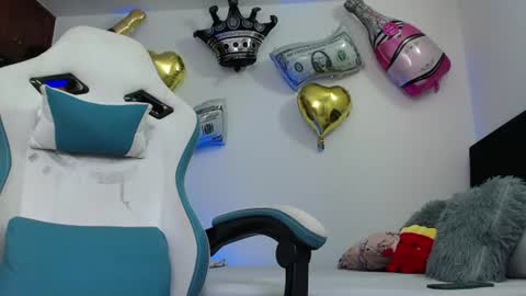 camilo_contre21 online show from July 8, 8:57 pm