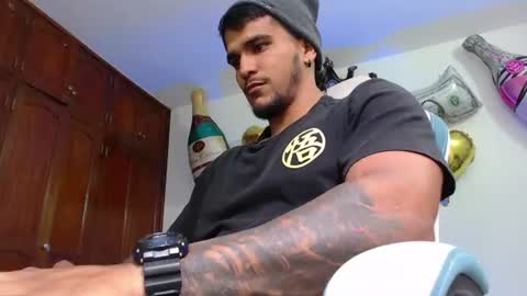 camilo_contre21 online show from July 11, 8:55 pm