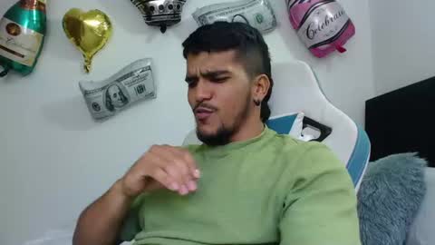 camilo_contre21 online show from July 16, 10:16 pm