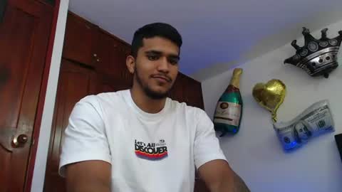 camilo_contre21 online show from July 21, 7:27 pm