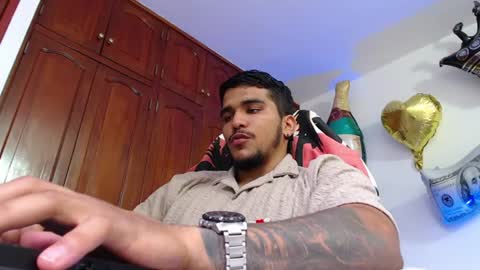 camilo_contre21 online show from July 30, 6:07 pm