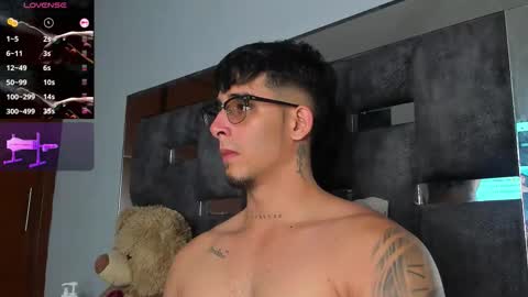   INDEPENDENT MODEL online show from September 15, 4:23 am