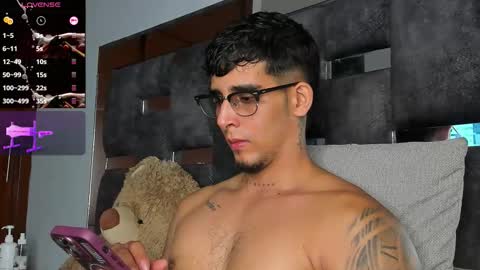   INDEPENDENT MODEL online show from October 23, 5:51 am