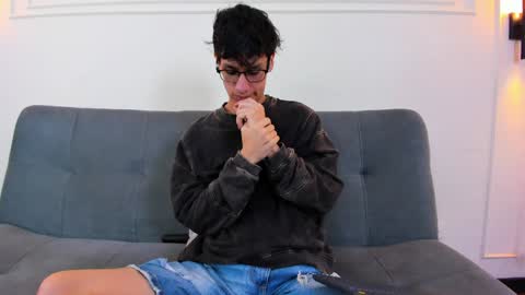 Snapshot of camilo_stark chatting on April 12, 3:11 am Camilo online show from April 12, 3:11 am