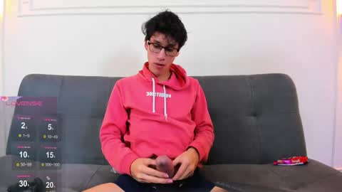 Snapshot of camilo_stark chatting on April 19, 3:17 am Camilo online show from April 19, 3:17 am