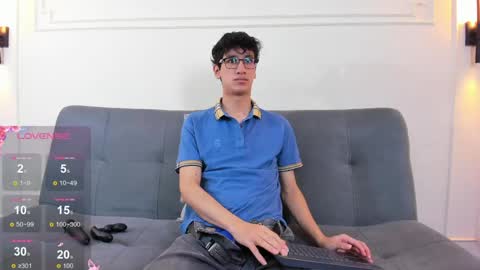 Snapshot of camilo_stark chatting on April 25, 3:20 am Camilo online show from April 25, 3:20 am