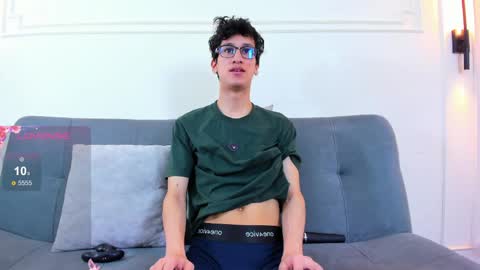 Snapshot of camilo_stark chatting on May 5, 3:14 am Camilo online show from May 5, 3:14 am