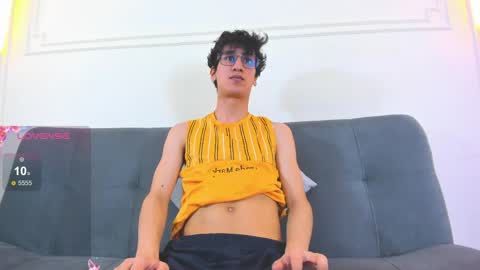 Snapshot of camilo_stark chatting on May 19, 3:02 am Camilo online show from May 19, 3:02 am
