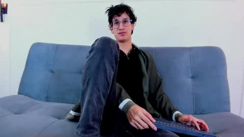 Snapshot of camilo_stark chatting on June 4, 3:12 am Camilo online show from June 4, 3:12 am