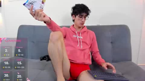 Snapshot of camilo_stark chatting on June 19, 3:33 am Camilo online show from June 19, 3:33 am