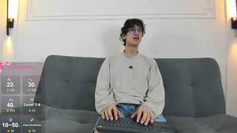 Snapshot of camilo_stark chatting on July 8, 3:11 am Camilo online show from July 8, 3:11 am