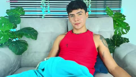 Snapshot of camilo_xcam chatting on April 9, 8:36 pm CAMILO online show from April 9, 8:36 pm