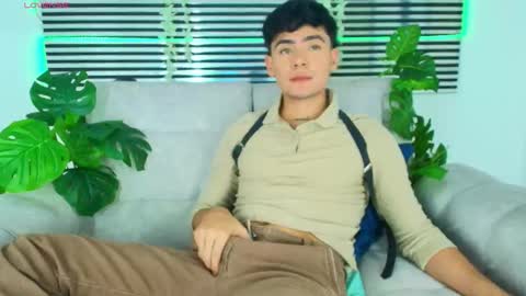 Snapshot of camilo_xcam chatting on April 28, 9:20 pm CAMILO online show from April 28, 9:20 pm