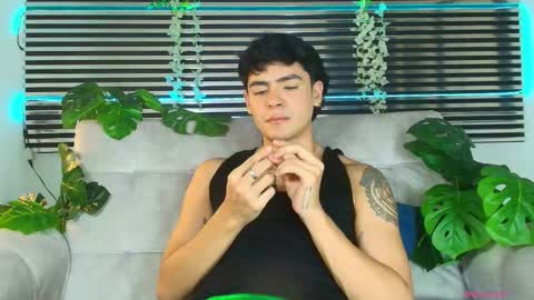 Snapshot of camilo_xcam chatting on May 17, 10:50 pm CAMILO online show from May 17, 10:50 pm