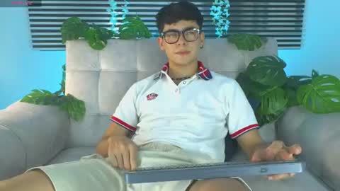 Snapshot of camilo_xcam chatting on June 11, 9:35 pm CAMILO online show from June 11, 9:35 pm