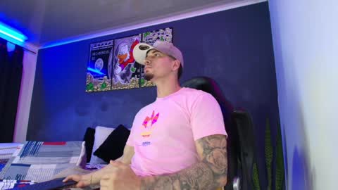 Snapshot of camiloalvarezzz3 chatting on January 10, 7:00 pm CAMILO online show from January 10, 7:00 pm