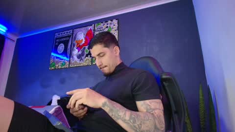 Snapshot of camiloalvarezzz3 chatting on January 22, 12:38 pm CAMILO online show from January 22, 12:38 pm