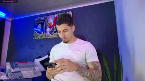 Snapshot of camiloalvarezzz3 chatting on January 24, 12:52 pm CAMILO online show from January 24, 12:52 pm