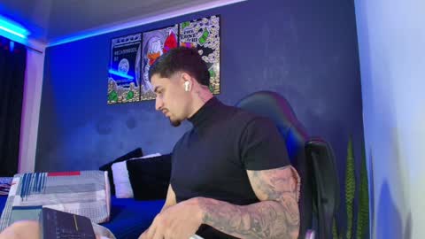 Snapshot of camiloalvarezzz3 chatting on January 29, 1:28 pm CAMILO online show from January 29, 1:28 pm