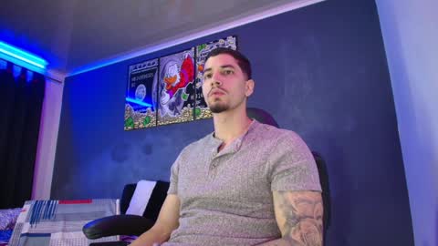 Snapshot of camiloalvarezzz3 chatting on February 1, 2:13 pm CAMILO online show from February 1, 2:13 pm