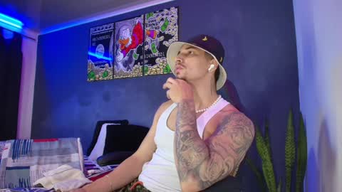 Snapshot of camiloalvarezzz3 chatting on February 7, 1:32 pm CAMILO online show from February 7, 1:32 pm