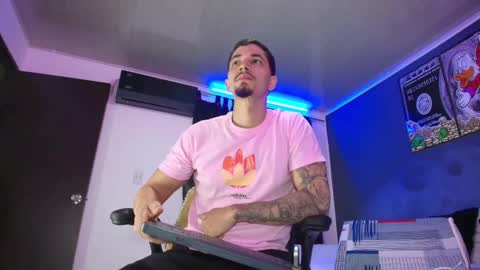 Snapshot of camiloalvarezzz3 chatting on February 10, 1:22 pm CAMILO online show from February 10, 1:22 pm