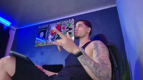 Snapshot of camiloalvarezzz3 chatting on February 26, 11:04 pm CAMILO online show from February 26, 11:04 pm