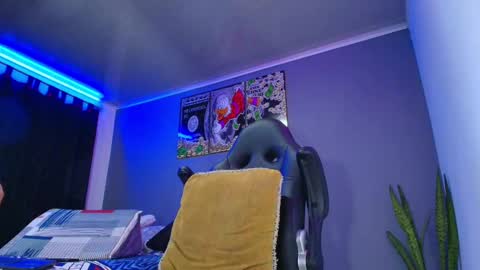 Snapshot of camiloalvarezzz3 chatting on September 10, 7:25 pm CAMILO online show from September 10, 7:25 pm