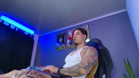 Snapshot of camiloalvarezzz3 chatting on September 15, 8:31 pm CAMILO online show from September 15, 8:31 pm