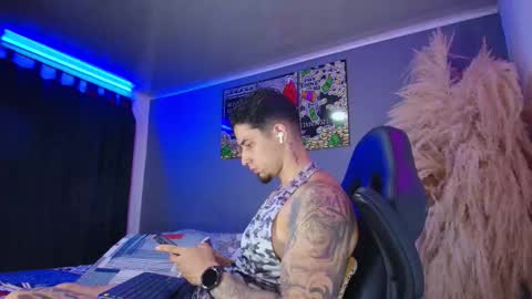 Snapshot of camiloalvarezzz3 chatting on September 24, 8:34 pm CAMILO online show from September 24, 8:34 pm