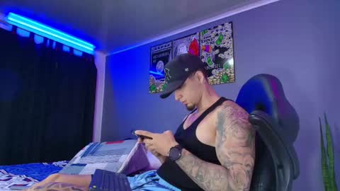 Snapshot of camiloalvarezzz3 chatting on October 1, 2:56 pm CAMILO online show from October 1, 2:56 pm