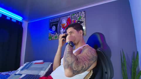 Snapshot of camiloalvarezzz3 chatting on October 3, 8:39 pm CAMILO online show from October 3, 8:39 pm