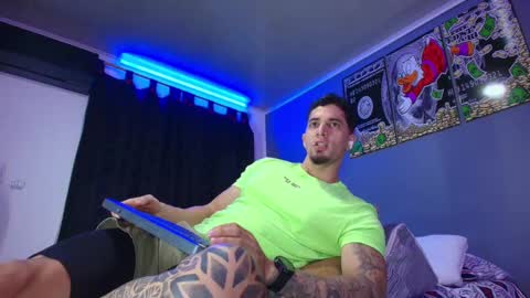 Snapshot of camiloalvarezzz3 chatting on October 7, 7:11 pm CAMILO online show from October 7, 7:11 pm