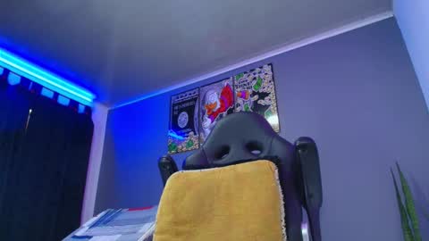 Snapshot of camiloalvarezzz3 chatting on October 11, 4:27 pm CAMILO online show from October 11, 4:27 pm