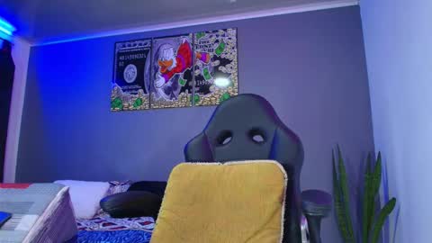 Snapshot of camiloalvarezzz3 chatting on October 14, 2:51 pm CAMILO online show from October 14, 2:51 pm