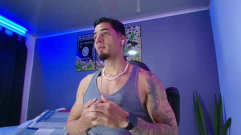 Snapshot of camiloalvarezzz3 chatting on November 5, 12:05 pm CAMILO online show from November 5, 12:05 pm