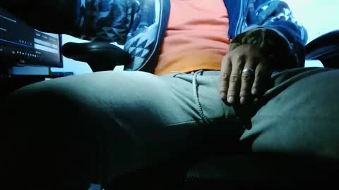 camiloincubo305064 online show from November 12, 12:27 pm