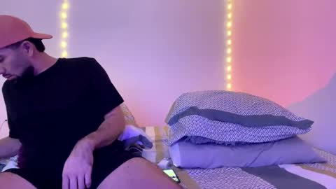 camilor_30 online show from December 18, 2:17 am